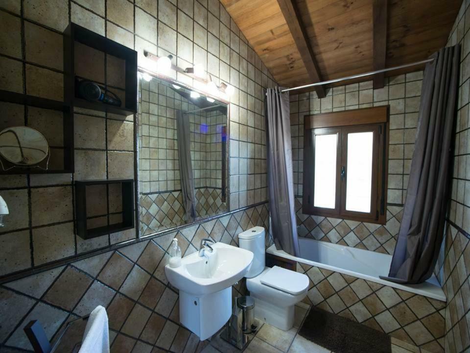 Casa Rural Apartamento Las Malpicas نافاكونسيخو المظهر الخارجي الصورة